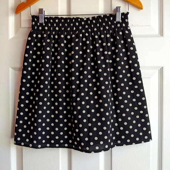 Short black polkadot paper bag skirt - Picture 1 of 4
